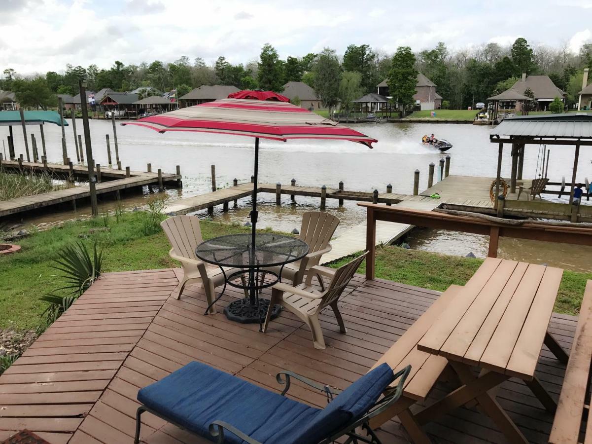 Cozy Cabin On The Bayou Maurepas Екстериор снимка