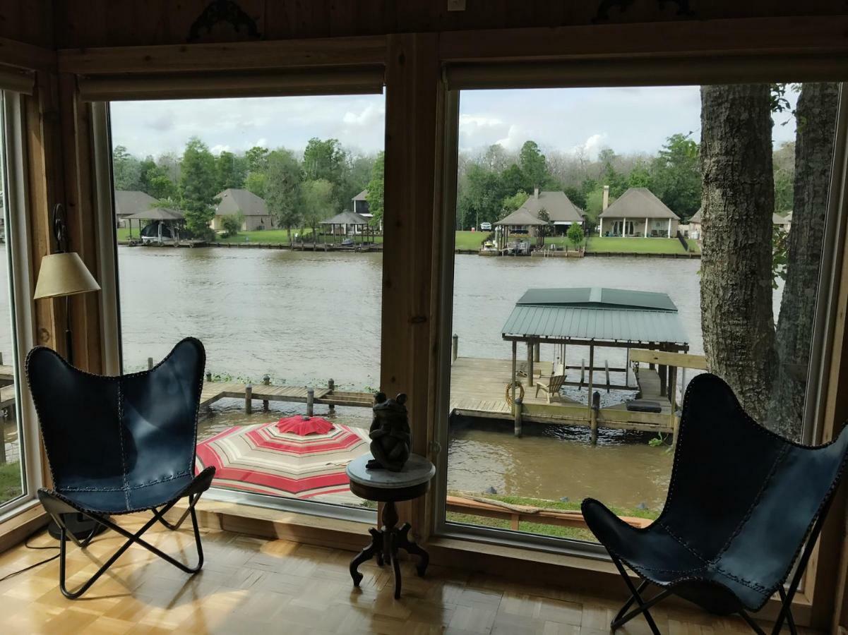 Cozy Cabin On The Bayou Maurepas Екстериор снимка